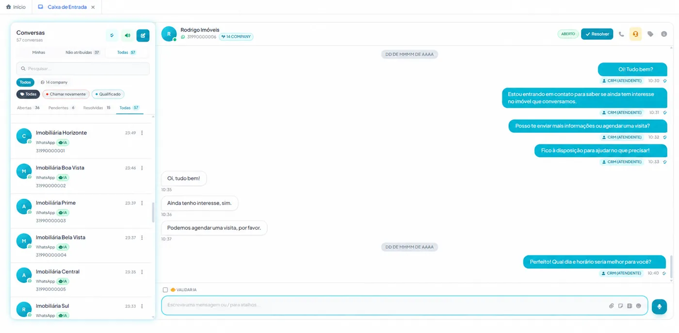 Caixa de entrada do CRM i4 com a lista de conversas e o histórico de mensagens